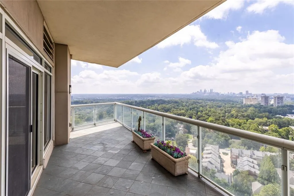 2881 Peachtree Road Ne Unit 2103, Atlanta, Georgia 30305, 2 Bedrooms Bedrooms, 0 ,2 BathroomsBathrooms,Residential,For Sale,2881 Peachtree Road Ne Unit 2103,7829797