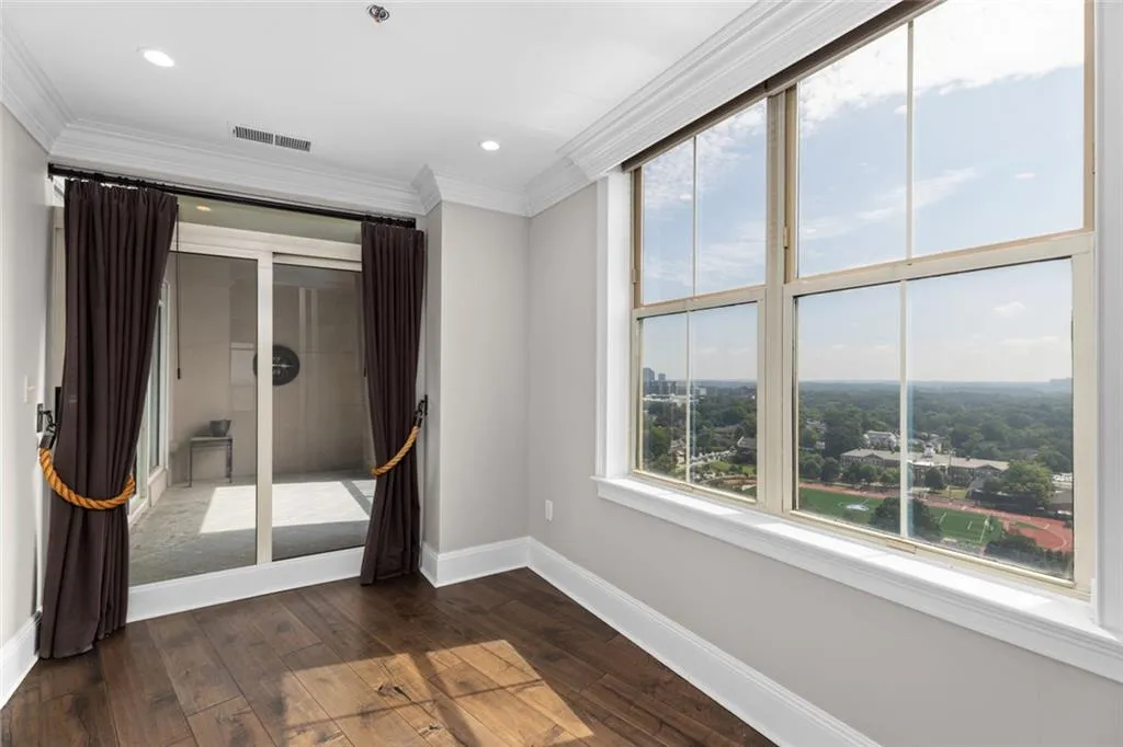 2881 Peachtree Road Ne Unit 2103, Atlanta, Georgia 30305, 2 Bedrooms Bedrooms, 0 ,2 BathroomsBathrooms,Residential,For Sale,2881 Peachtree Road Ne Unit 2103,7829797