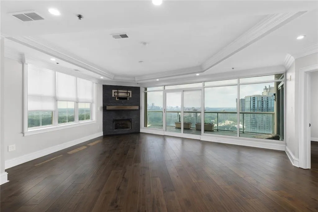2881 Peachtree Road Ne Unit 2103, Atlanta, Georgia 30305, 2 Bedrooms Bedrooms, 0 ,2 BathroomsBathrooms,Residential,For Sale,2881 Peachtree Road Ne Unit 2103,7829797