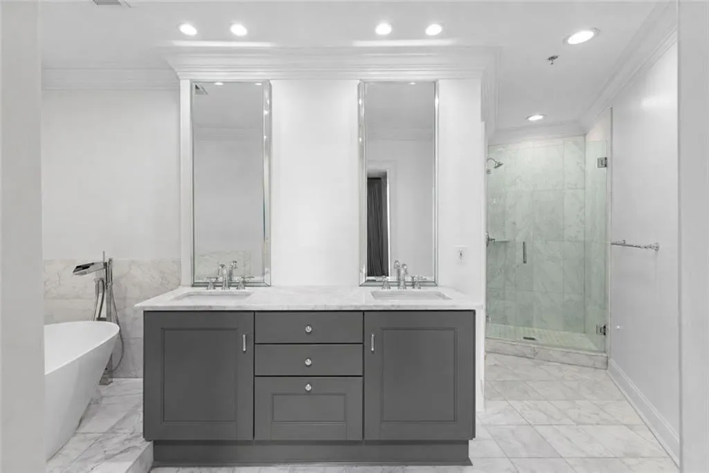 2881 Peachtree Road Ne Unit 2103, Atlanta, Georgia 30305, 2 Bedrooms Bedrooms, 0 ,2 BathroomsBathrooms,Residential,For Sale,2881 Peachtree Road Ne Unit 2103,7829797