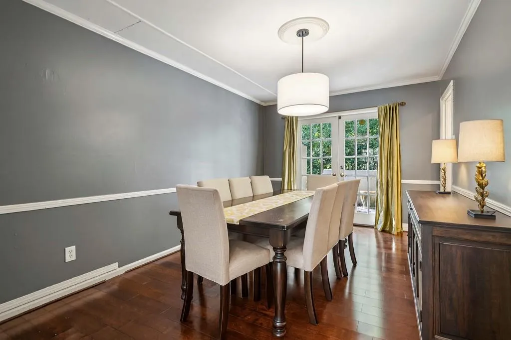 Virtually staged dining room Virtually staged dining room