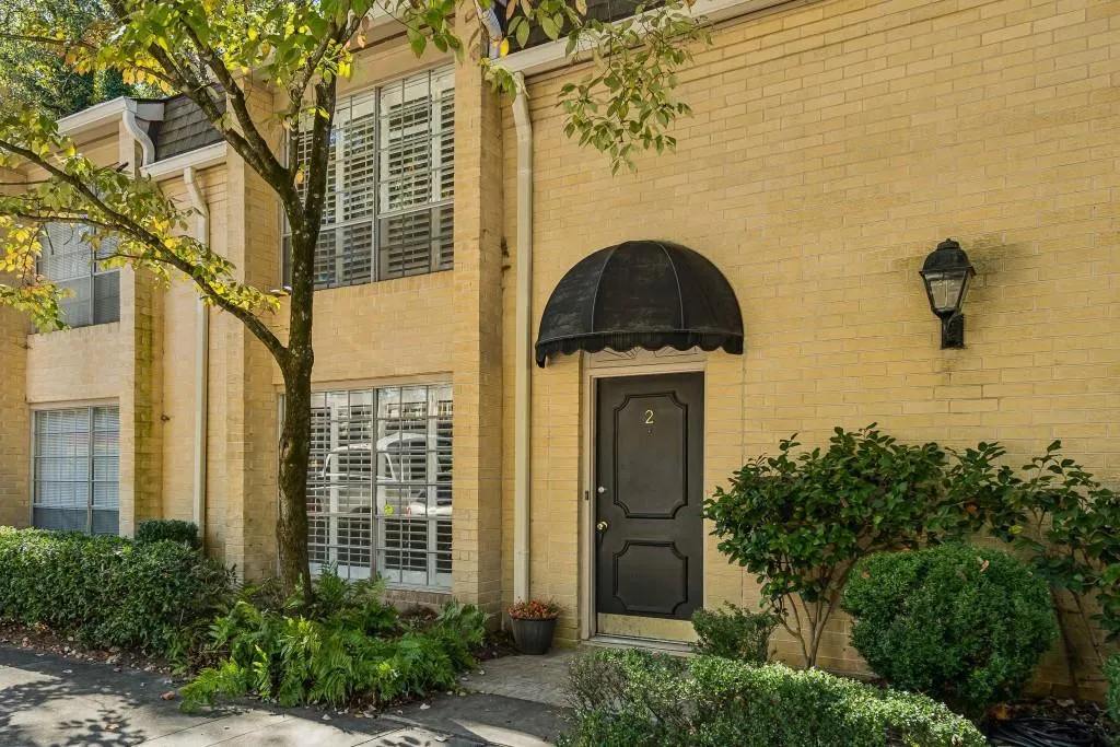 5400 Roswell Road Unit I-2, Atlanta, Georgia 30342, 2 Bedrooms Bedrooms, ,2 BathroomsBathrooms,Residential,For Sale,5400 Roswell Road Unit I-2,7672457 5400 Roswell Road Unit I-2, Atlanta, Georgia 30342, 2 Bedrooms Bedrooms, ,2 BathroomsBathrooms,Residential,For Sale,5400 Roswell Road Unit I-2,7672457