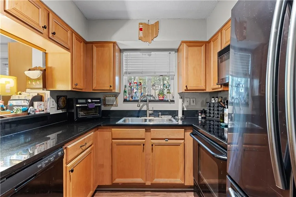 6940 Roswell Road, Atlanta, Georgia 30328, 2 Bedrooms Bedrooms, ,1 BathroomBathrooms,Residential,Sold,6940 Roswell Road,7211671