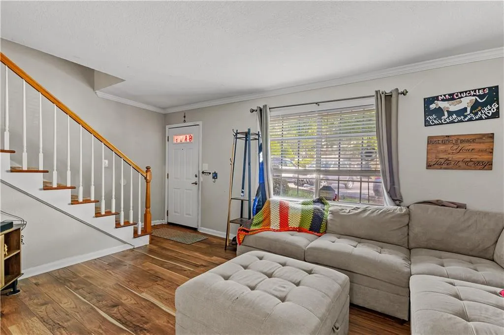 6940 Roswell Road, Atlanta, Georgia 30328, 2 Bedrooms Bedrooms, ,1 BathroomBathrooms,Residential,Sold,6940 Roswell Road,7211671