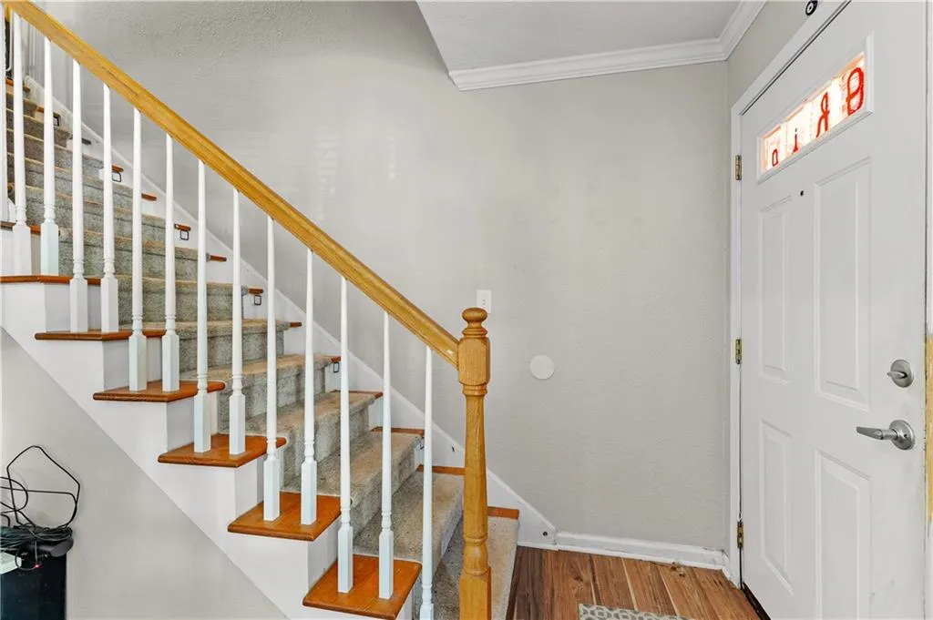 6940 Roswell Road, Atlanta, Georgia 30328, 2 Bedrooms Bedrooms, ,1 BathroomBathrooms,Residential,Sold,6940 Roswell Road,7211671