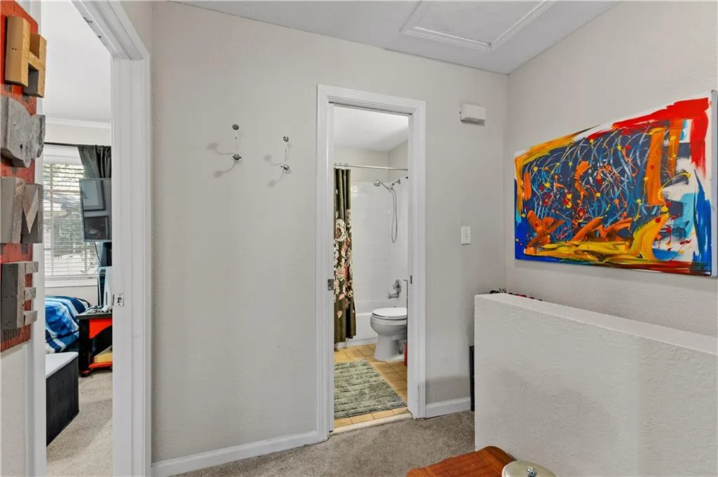 6940 Roswell Road, Atlanta, Georgia 30328, 2 Bedrooms Bedrooms, ,1 BathroomBathrooms,Residential,Sold,6940 Roswell Road,7211671