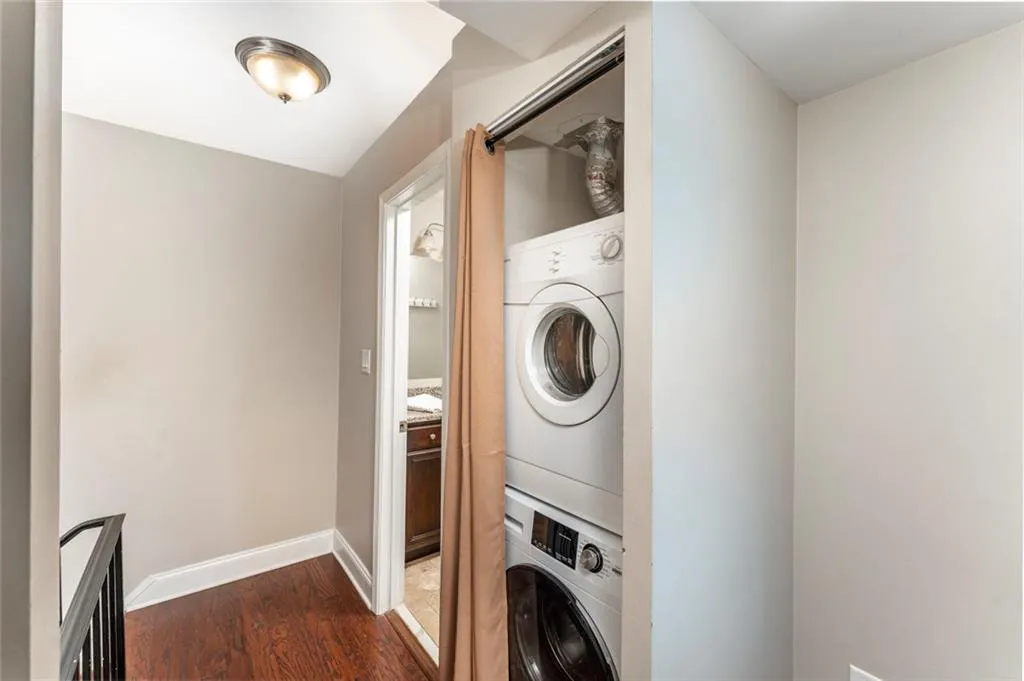 Laundry /Hallway