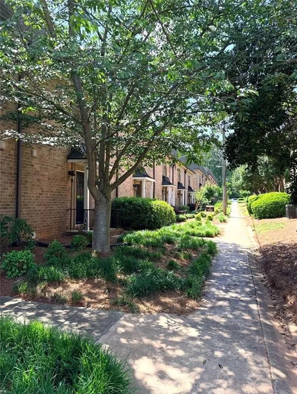 6980 Roswell Road Unit D6, Atlanta, Georgia 30328, 2 Bedrooms Bedrooms, ,2 BathroomsBathrooms,Residential,For Sale,6980 Roswell Road Unit D6,7759007