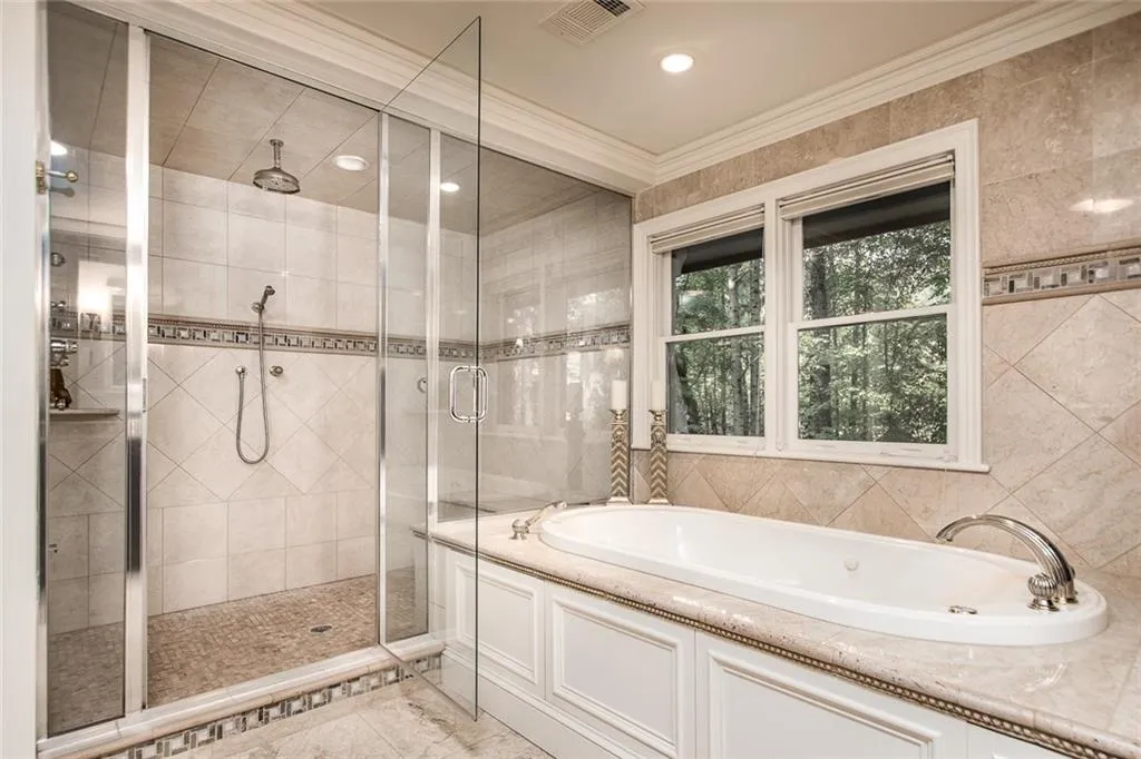 9725 Huntcliff Trace, Sandy Springs, Georgia 30350, 4 Bedrooms Bedrooms, ,5 BathroomsBathrooms,Residential,Sold,9725 Huntcliff Trace,5910052