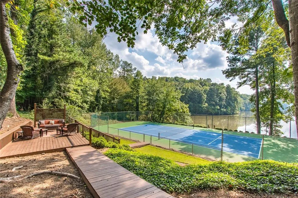 9725 Huntcliff Trace, Sandy Springs, Georgia 30350, 4 Bedrooms Bedrooms, ,5 BathroomsBathrooms,Residential,Sold,9725 Huntcliff Trace,5910052