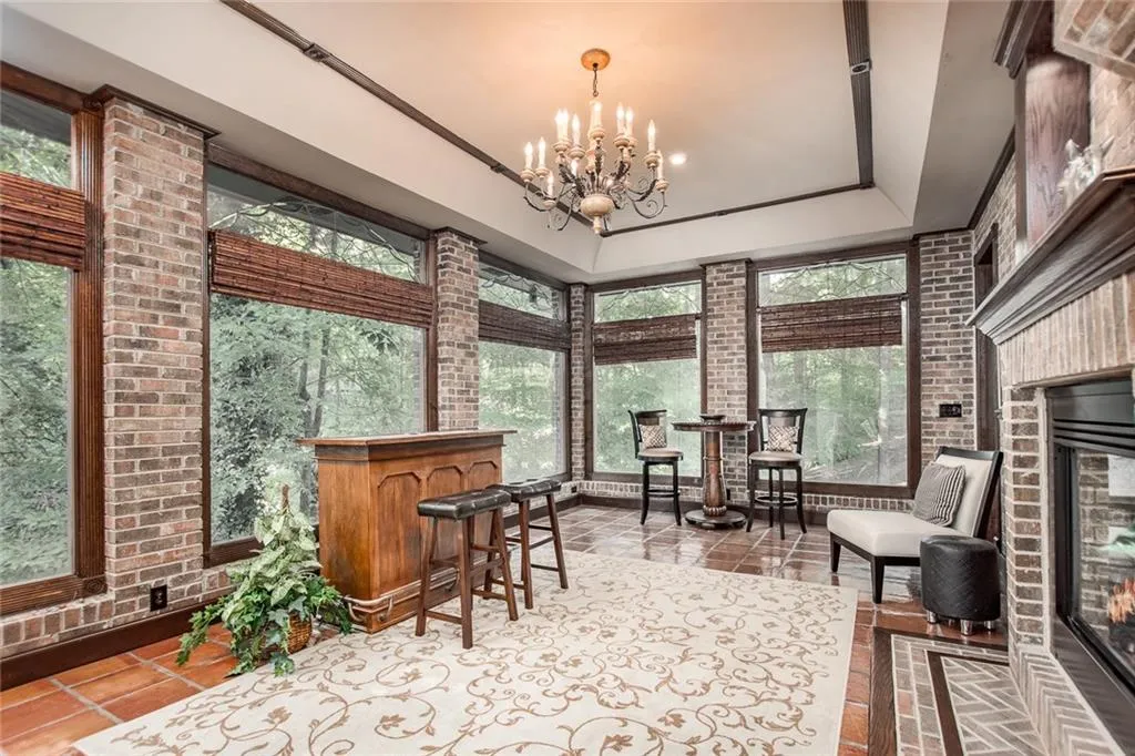 9725 Huntcliff Trace, Sandy Springs, Georgia 30350, 4 Bedrooms Bedrooms, ,5 BathroomsBathrooms,Residential,Sold,9725 Huntcliff Trace,5910052