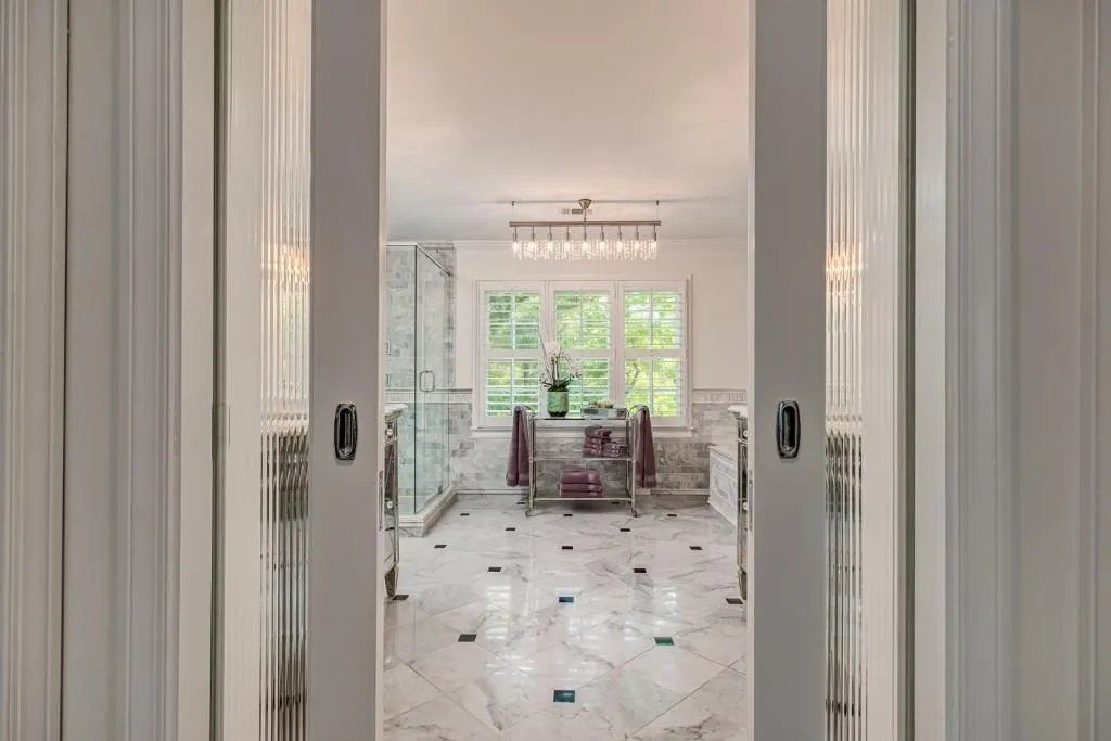 9955 Huntcliff Trace, Sandy Springs, Georgia 30350, 5 Bedrooms Bedrooms, ,5 BathroomsBathrooms,Residential,Sold,9955 Huntcliff Trace,6873736