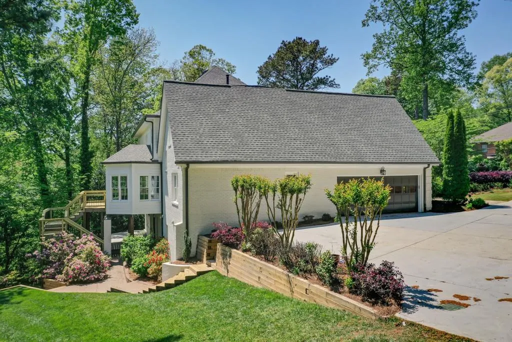 9955 Huntcliff Trace, Sandy Springs, Georgia 30350, 5 Bedrooms Bedrooms, ,5 BathroomsBathrooms,Residential,Sold,9955 Huntcliff Trace,6873736