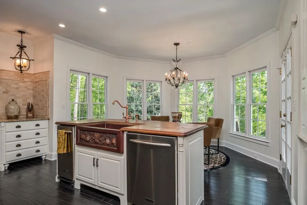 9955 Huntcliff Trace, Sandy Springs, Georgia 30350, 5 Bedrooms Bedrooms, ,5 BathroomsBathrooms,Residential,Sold,9955 Huntcliff Trace,6873736