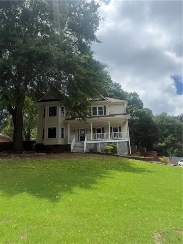 2031 Lakewood Circle, Grayson, Georgia 30017