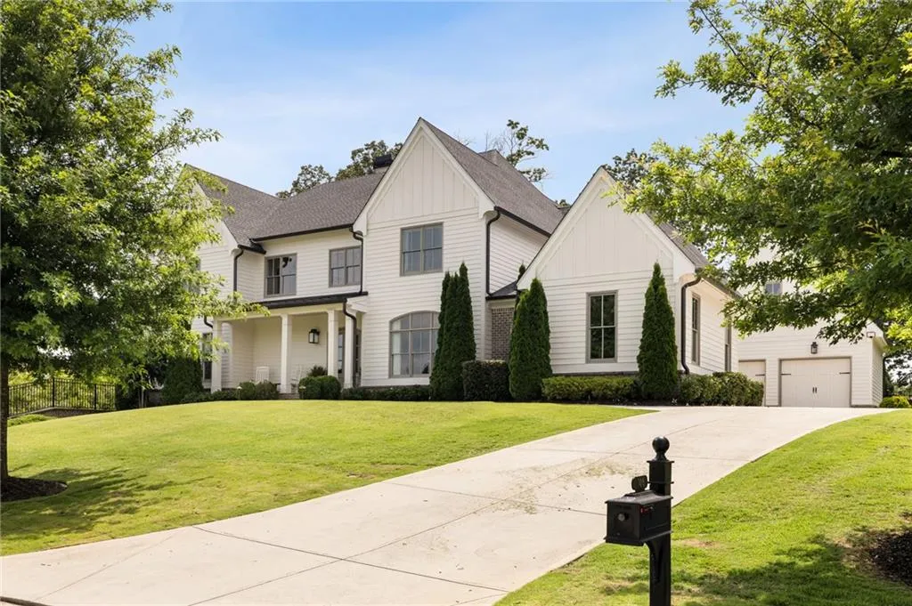 706 Bass Way, Atlanta, Georgia 30328, 5 Bedrooms Bedrooms, ,5 BathroomsBathrooms,Residential,For Sale,706 Bass Way,7621696