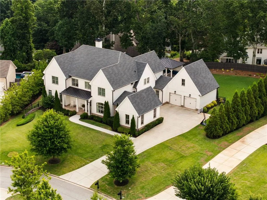 706 Bass Way, Atlanta, Georgia 30328, 5 Bedrooms Bedrooms, ,5 BathroomsBathrooms,Residential,For Sale,706 Bass Way,7621696