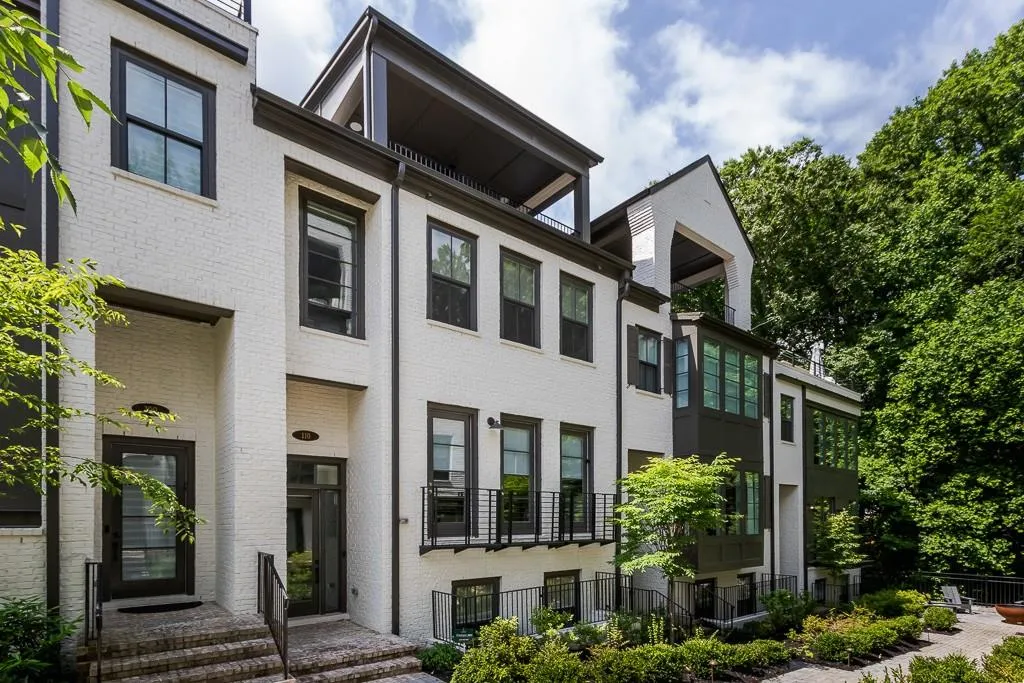 110 Ridgely Court Unit 23, Sandy Springs, Georgia 30342, 4 Bedrooms Bedrooms, ,4 BathroomsBathrooms,Residential,Sold,110 Ridgely Court Unit 23,6728788