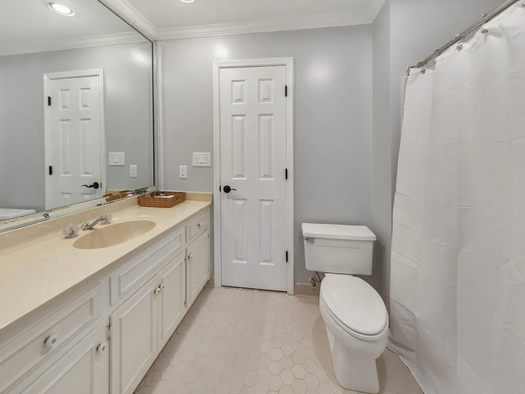9 Braemore Drive, Sandy Springs, Georgia 30328, 3 Bedrooms Bedrooms, ,2 BathroomsBathrooms,Residential,Sold,9 Braemore Drive,6822457