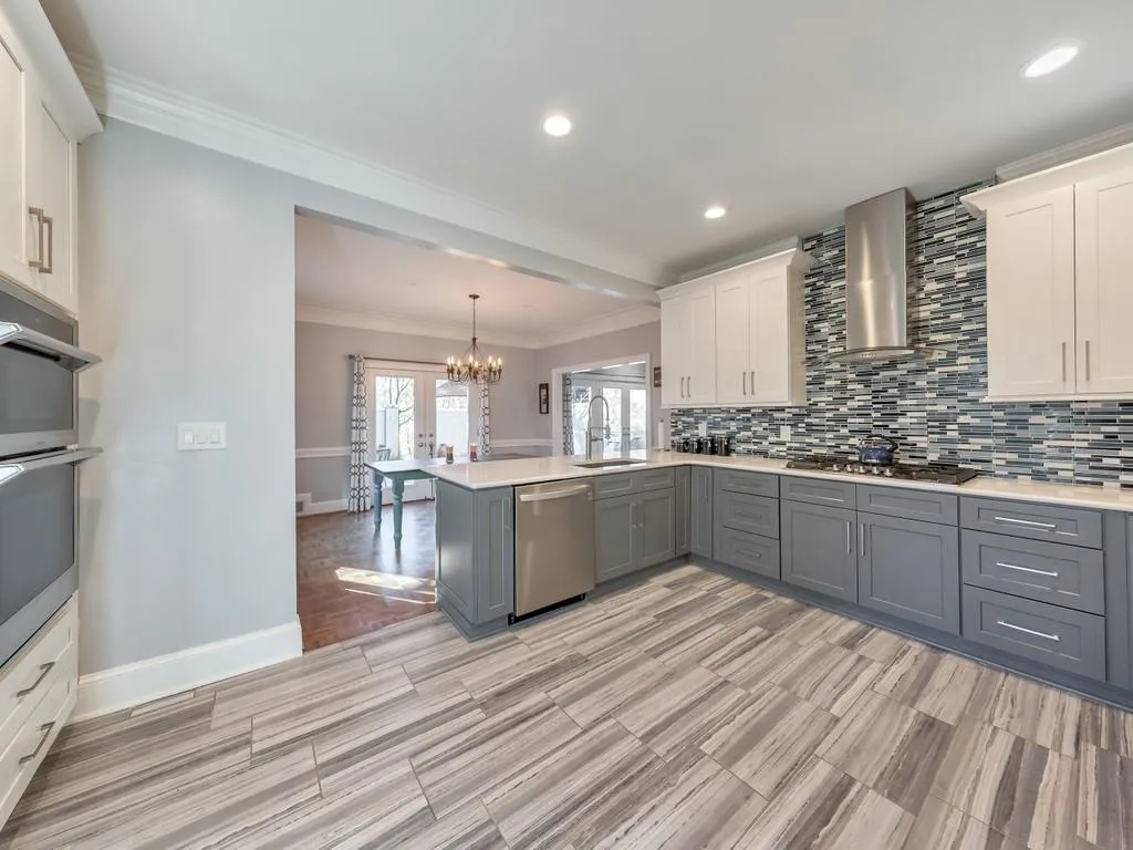 9 Braemore Drive, Sandy Springs, Georgia 30328, 3 Bedrooms Bedrooms, ,2 BathroomsBathrooms,Residential,Sold,9 Braemore Drive,6822457