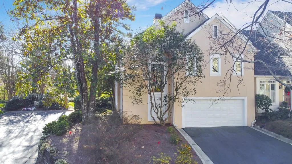 9 Braemore Drive, Sandy Springs, Georgia 30328, 3 Bedrooms Bedrooms, ,2 BathroomsBathrooms,Residential,Sold,9 Braemore Drive,6822457