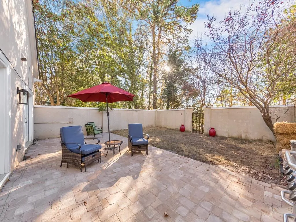 9 Braemore Drive, Sandy Springs, Georgia 30328, 3 Bedrooms Bedrooms, ,2 BathroomsBathrooms,Residential,Sold,9 Braemore Drive,6822457