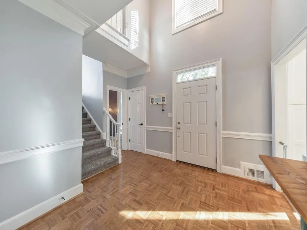 9 Braemore Drive, Sandy Springs, Georgia 30328, 3 Bedrooms Bedrooms, ,2 BathroomsBathrooms,Residential,Sold,9 Braemore Drive,6822457
