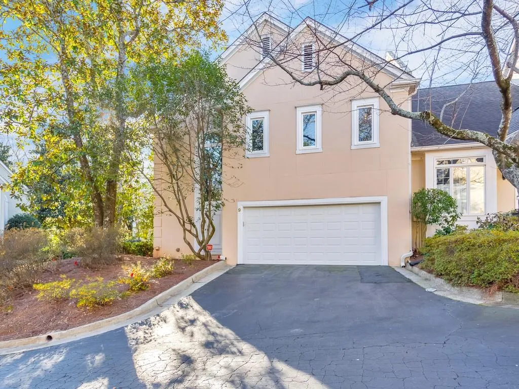 9 Braemore Drive, Sandy Springs, Georgia 30328, 3 Bedrooms Bedrooms, ,2 BathroomsBathrooms,Residential,Sold,9 Braemore Drive,6822457
