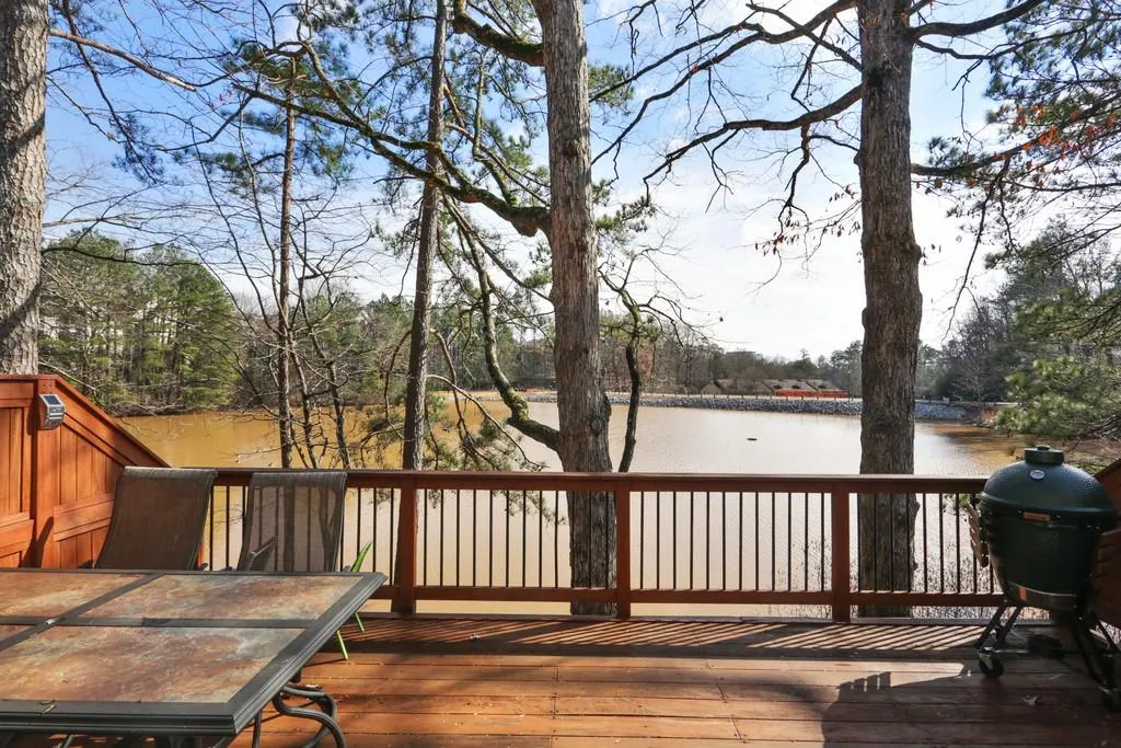 25 Basswood Circle, Sandy Springs, Georgia 30328, 4 Bedrooms Bedrooms, ,3 BathroomsBathrooms,Residential,Sold,25 Basswood Circle,6127652