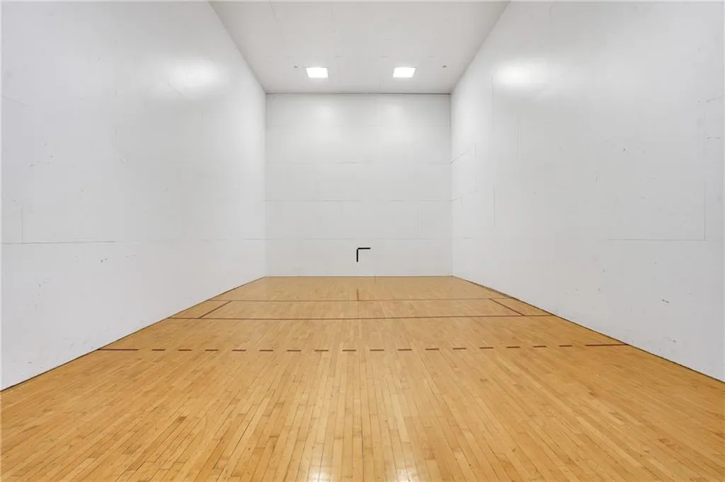Raquetball anyone?  Come ready to play!