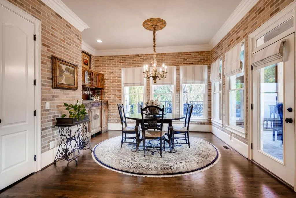 205 Bach Court, Sandy Springs, Georgia 30350, 6 Bedrooms Bedrooms, ,6 BathroomsBathrooms,Residential,Sold,205 Bach Court,6105008