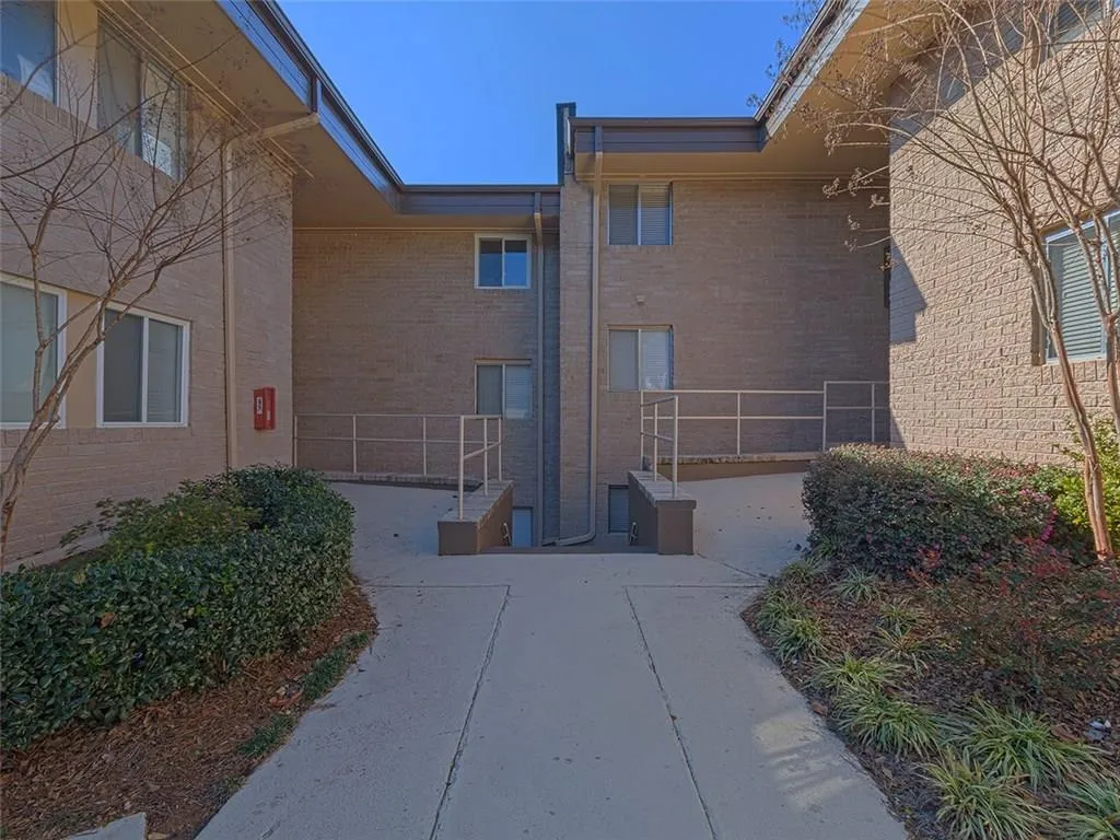 346 Carpenter Drive Unit 42, Sandy Springs, Georgia 30328, 2 Bedrooms Bedrooms, ,2 BathroomsBathrooms,Residential,Sold,346 Carpenter Drive Unit 42,5804396