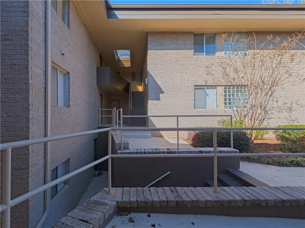 346 Carpenter Drive Unit 42, Sandy Springs, Georgia 30328, 2 Bedrooms Bedrooms, ,2 BathroomsBathrooms,Residential,Sold,346 Carpenter Drive Unit 42,5804396