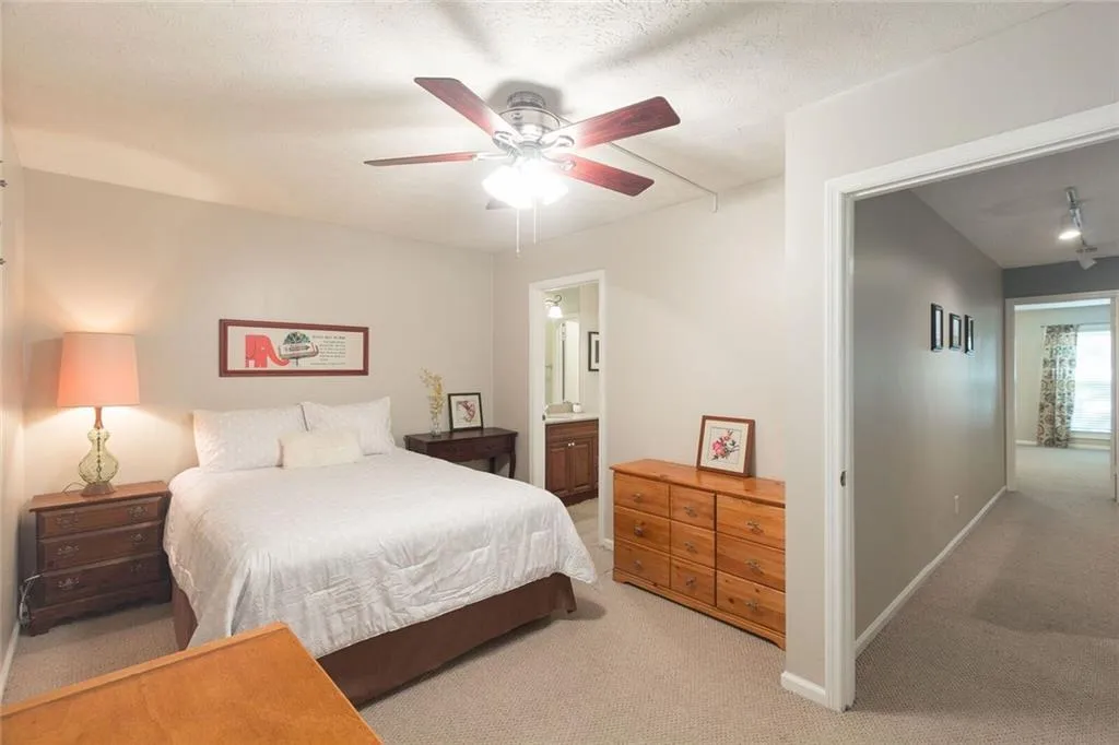5420 Chemin De Vie, Atlanta, Georgia 30342, 2 Bedrooms Bedrooms, ,2 BathroomsBathrooms,Residential,Sold,5420 Chemin De Vie,6062704