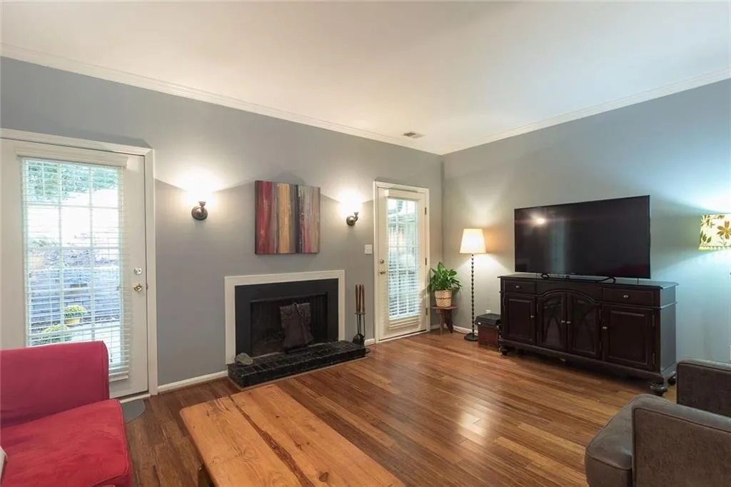 5420 Chemin De Vie, Atlanta, Georgia 30342, 2 Bedrooms Bedrooms, ,2 BathroomsBathrooms,Residential,Sold,5420 Chemin De Vie,6062704
