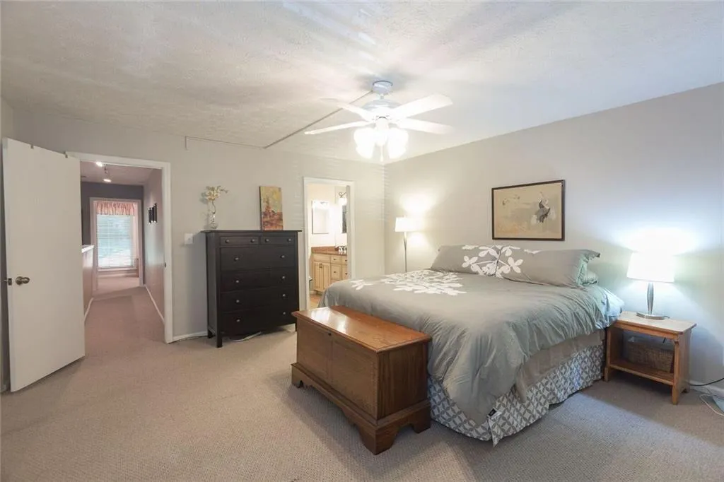 5420 Chemin De Vie, Atlanta, Georgia 30342, 2 Bedrooms Bedrooms, ,2 BathroomsBathrooms,Residential,Sold,5420 Chemin De Vie,6062704