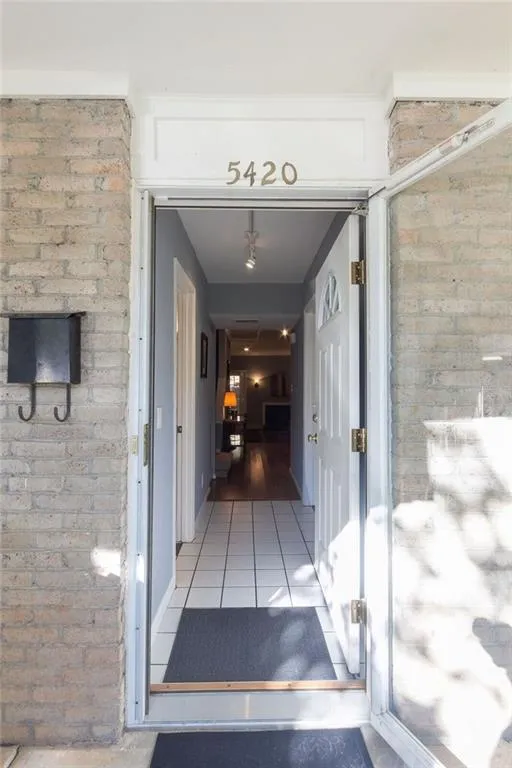 5420 Chemin De Vie, Atlanta, Georgia 30342, 2 Bedrooms Bedrooms, ,2 BathroomsBathrooms,Residential,Sold,5420 Chemin De Vie,6062704