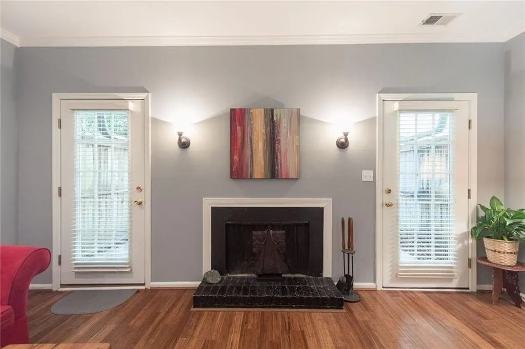 5420 Chemin De Vie, Atlanta, Georgia 30342, 2 Bedrooms Bedrooms, ,2 BathroomsBathrooms,Residential,Sold,5420 Chemin De Vie,6062704