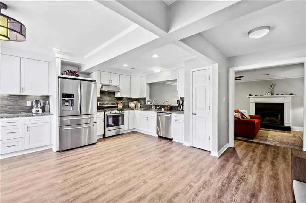 7919 Briar Villa Place, Sandy Springs, Georgia 30350, 2 Bedrooms Bedrooms, ,2 BathroomsBathrooms,Residential,Sold,7919 Briar Villa Place,7171444