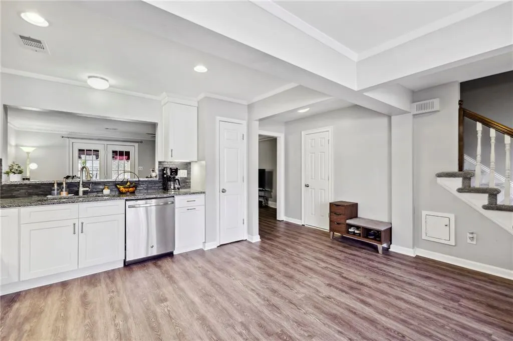 7919 Briar Villa Place, Sandy Springs, Georgia 30350, 2 Bedrooms Bedrooms, ,2 BathroomsBathrooms,Residential,Sold,7919 Briar Villa Place,7171444