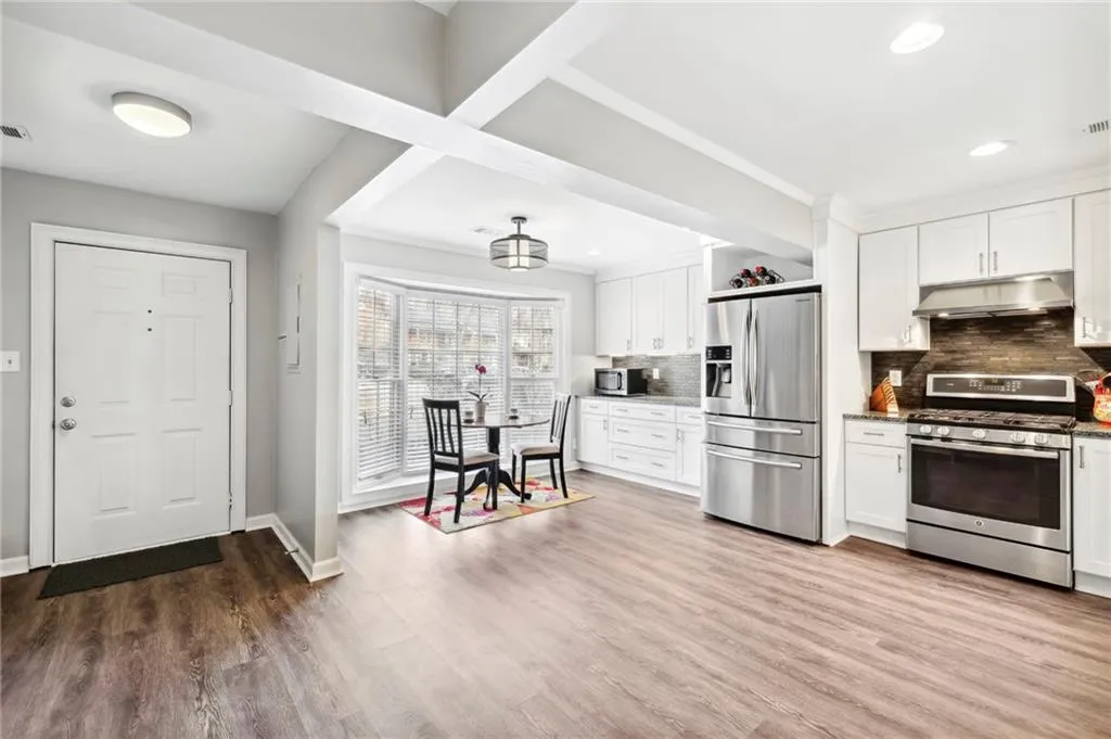 7919 Briar Villa Place, Sandy Springs, Georgia 30350, 2 Bedrooms Bedrooms, ,2 BathroomsBathrooms,Residential,Sold,7919 Briar Villa Place,7171444