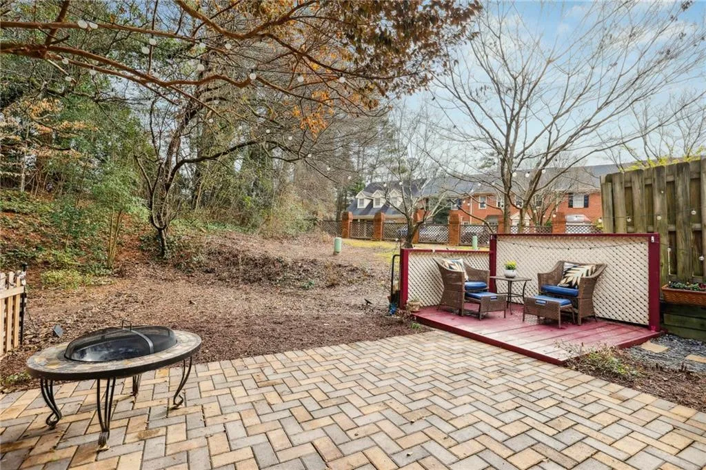 7919 Briar Villa Place, Sandy Springs, Georgia 30350, 2 Bedrooms Bedrooms, ,2 BathroomsBathrooms,Residential,Sold,7919 Briar Villa Place,7171444