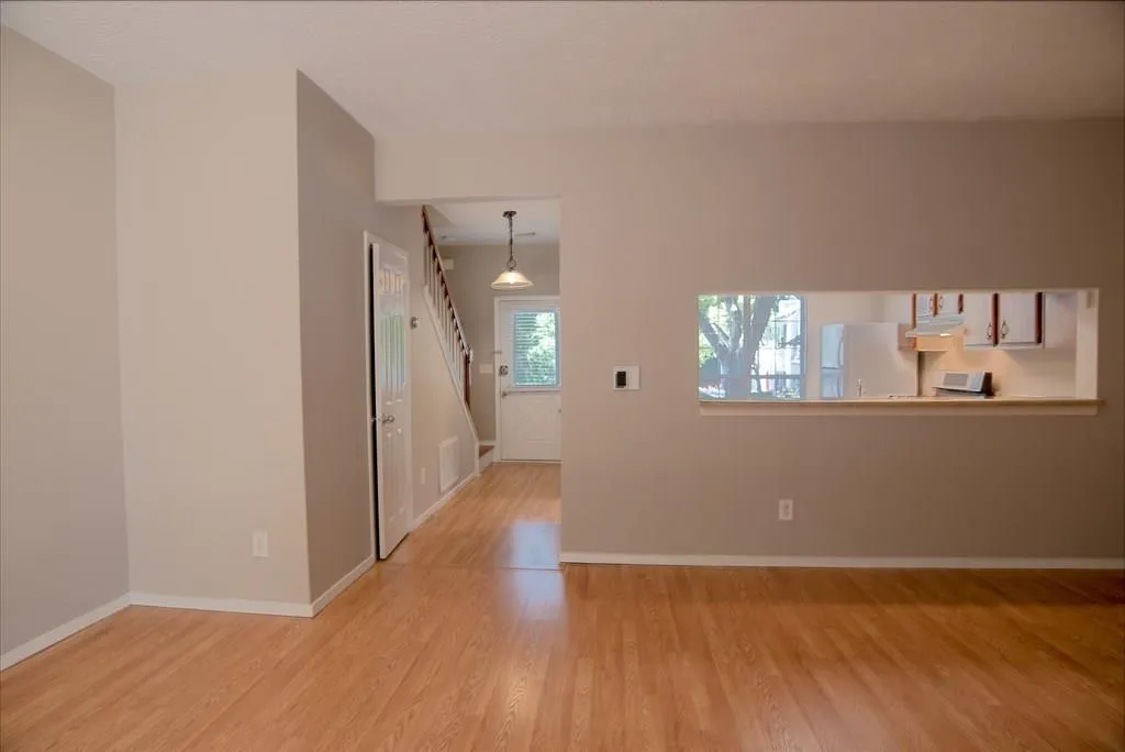 1404 Wedgewood Court, Sandy Springs, Georgia 30350, 2 Bedrooms Bedrooms, ,2 BathroomsBathrooms,Residential,Sold,1404 Wedgewood Court,6024709