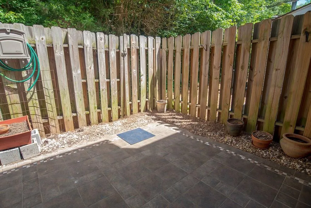 1404 Wedgewood Court, Sandy Springs, Georgia 30350, 2 Bedrooms Bedrooms, ,2 BathroomsBathrooms,Residential,Sold,1404 Wedgewood Court,6024709