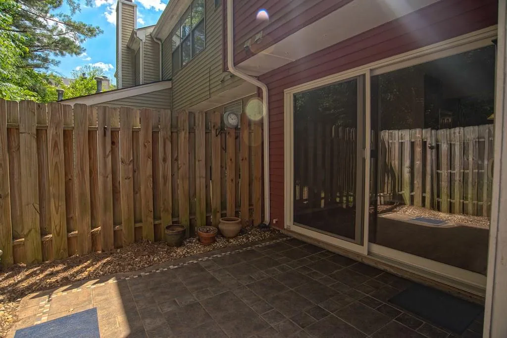 1404 Wedgewood Court, Sandy Springs, Georgia 30350, 2 Bedrooms Bedrooms, ,2 BathroomsBathrooms,Residential,Sold,1404 Wedgewood Court,6024709