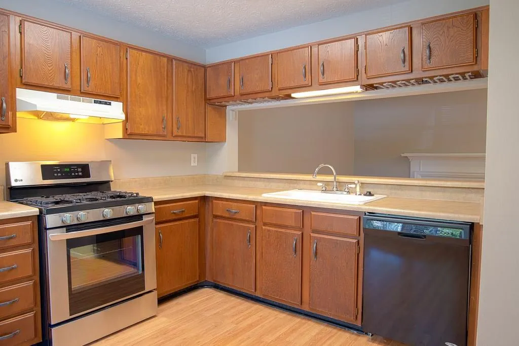 1404 Wedgewood Court, Sandy Springs, Georgia 30350, 2 Bedrooms Bedrooms, ,2 BathroomsBathrooms,Residential,Sold,1404 Wedgewood Court,6024709