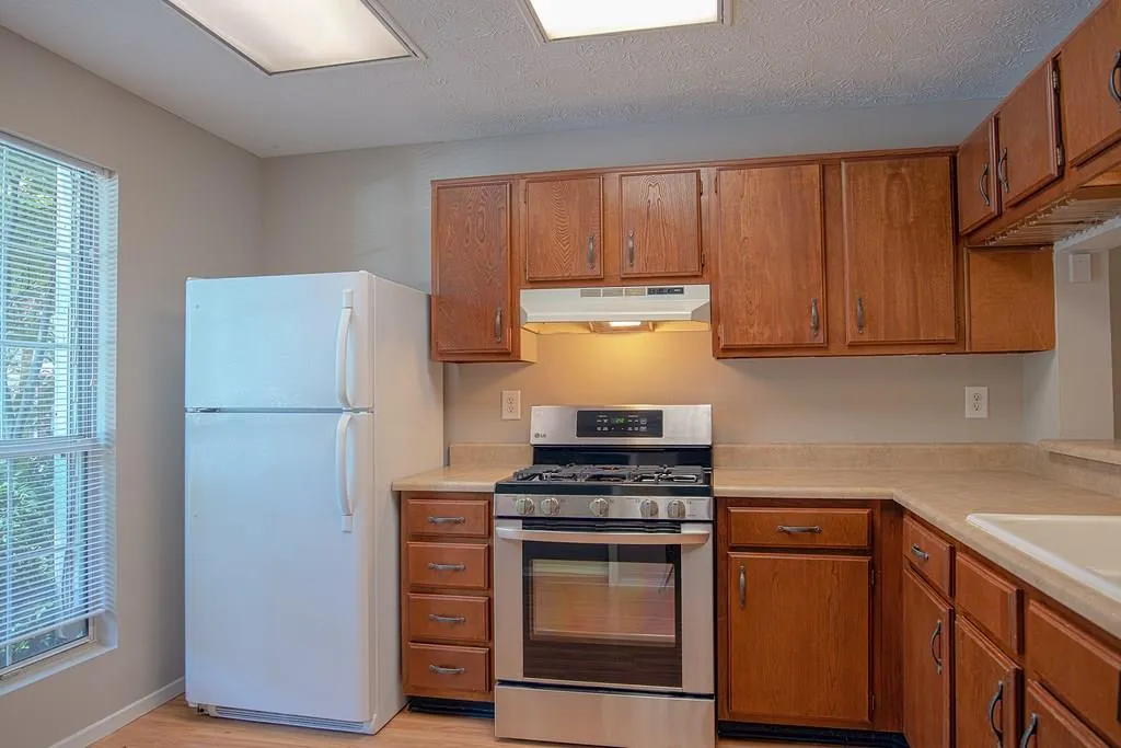 1404 Wedgewood Court, Sandy Springs, Georgia 30350, 2 Bedrooms Bedrooms, ,2 BathroomsBathrooms,Residential,Sold,1404 Wedgewood Court,6024709