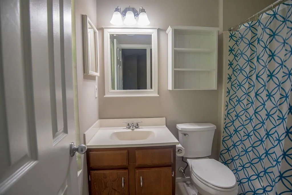 1404 Wedgewood Court, Sandy Springs, Georgia 30350, 2 Bedrooms Bedrooms, ,2 BathroomsBathrooms,Residential,Sold,1404 Wedgewood Court,6024709