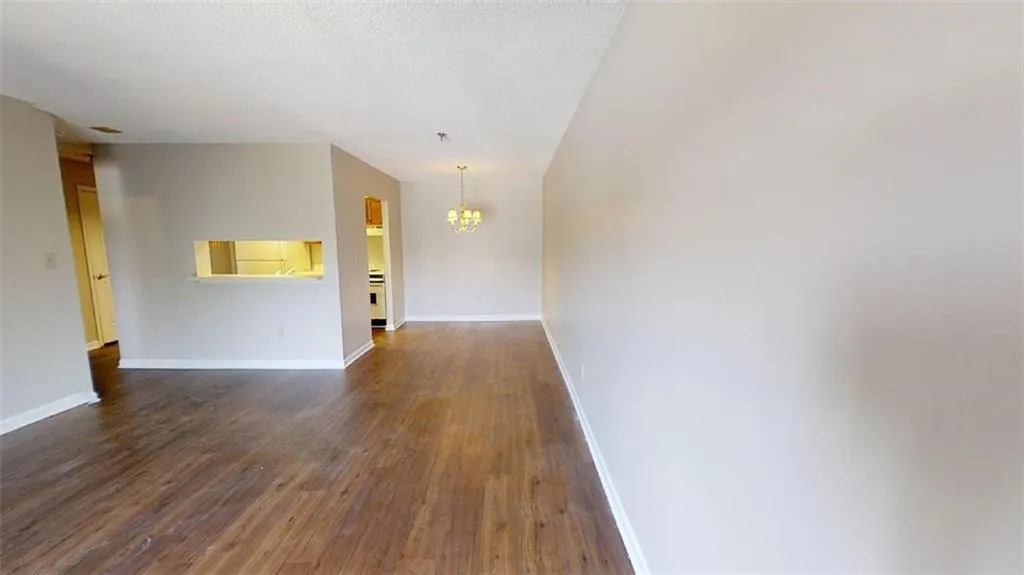 300 Johnson Ferry Road Ne Unit B309, Sandy Springs, Georgia 30328, 1 Bedroom Bedrooms, ,1 BathroomBathrooms,Residential,Sold,300 Johnson Ferry Road Ne Unit B309,6617299