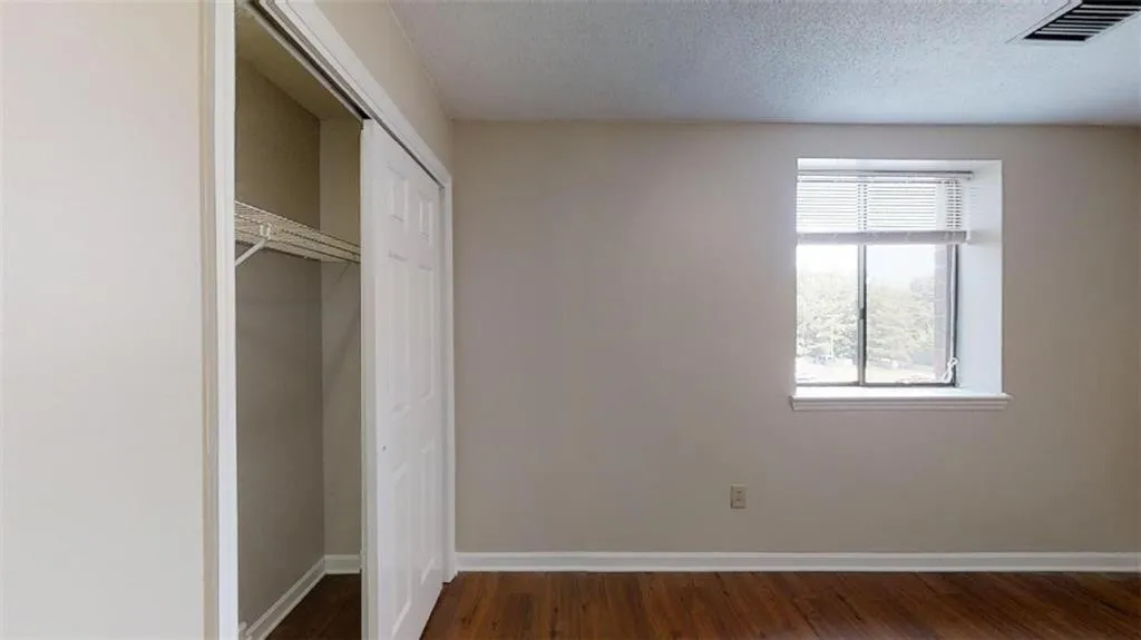 300 Johnson Ferry Road Ne Unit B309, Sandy Springs, Georgia 30328, 1 Bedroom Bedrooms, ,1 BathroomBathrooms,Residential,Sold,300 Johnson Ferry Road Ne Unit B309,6617299